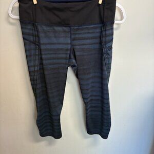 Lululemon Athletica Crop Leggings Blue and Black stripe sz 6